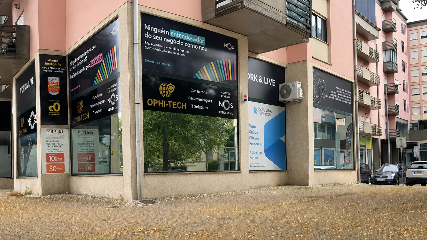 Loja OPHI-TECH em Viseu, vista do exterior